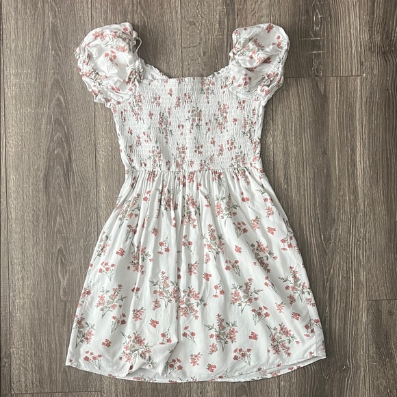 Hollister woman’s S Floral Puff Sleeve Dress - Picture 5 of 5